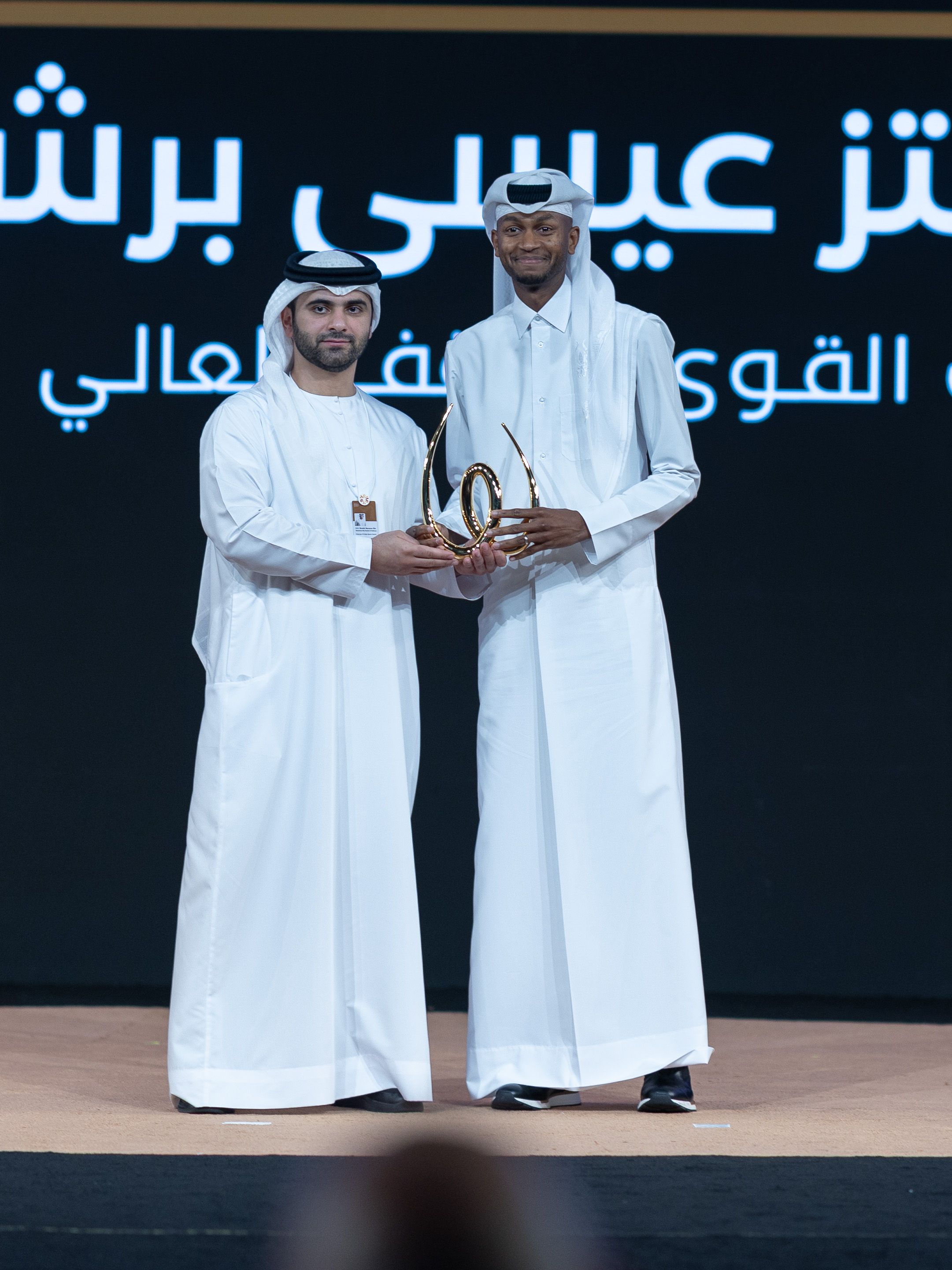 معتز